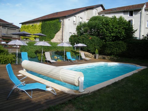 Rabelais – option of private spa at another location