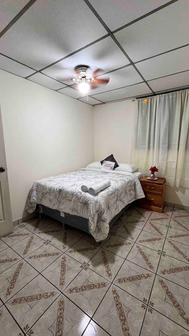 房间3 -房间舒适宽敞。