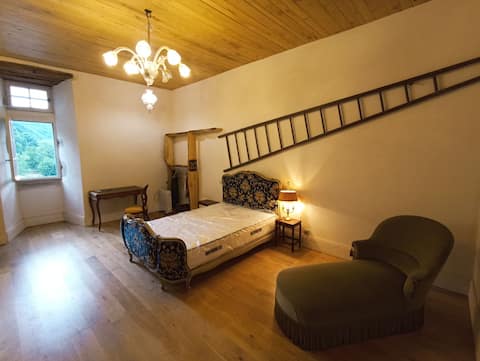 Castel de Burlats La chambre du Boulanger-2P