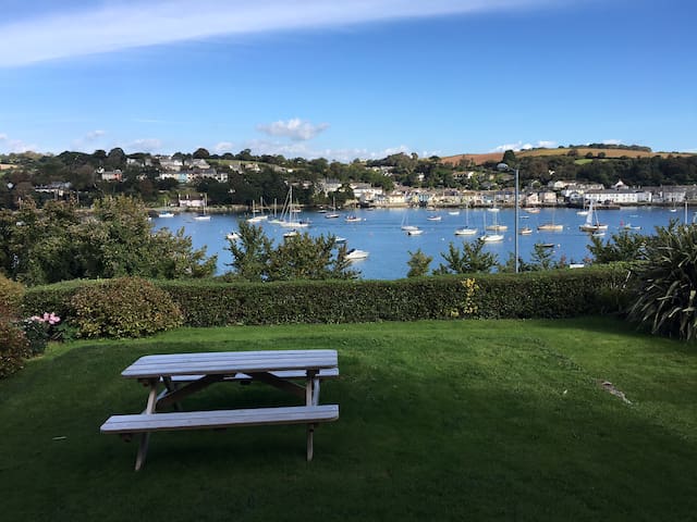 Centrally Located Stylish Apartment