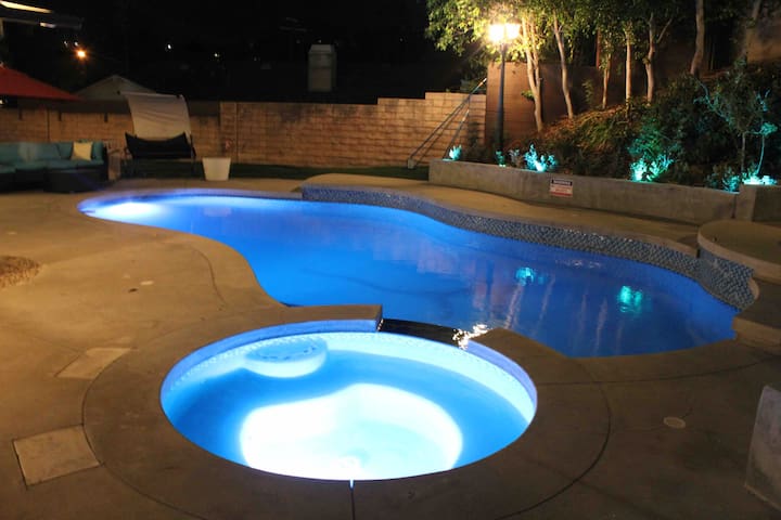 A Luxury Home with Pool, Spa, and Mini-Golf gallery image 4