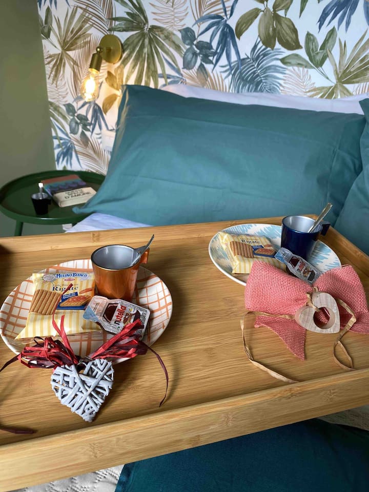 Felt green breakfast