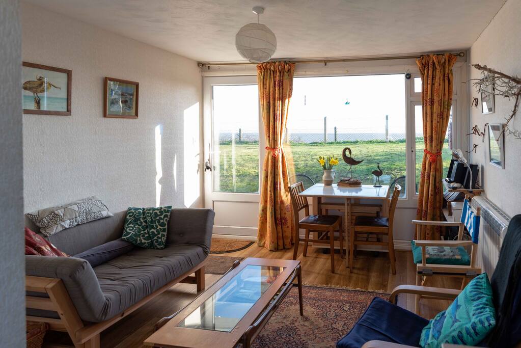 Lovely Suffolk chalet great sea views Tiny houses for Rent in