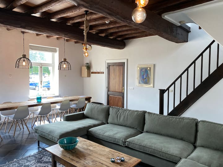 Authentic luxury group stay (10p) near Maastricht