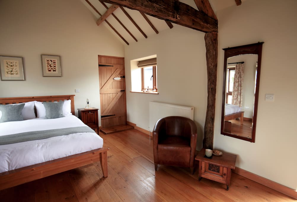 Spacious double bedded room