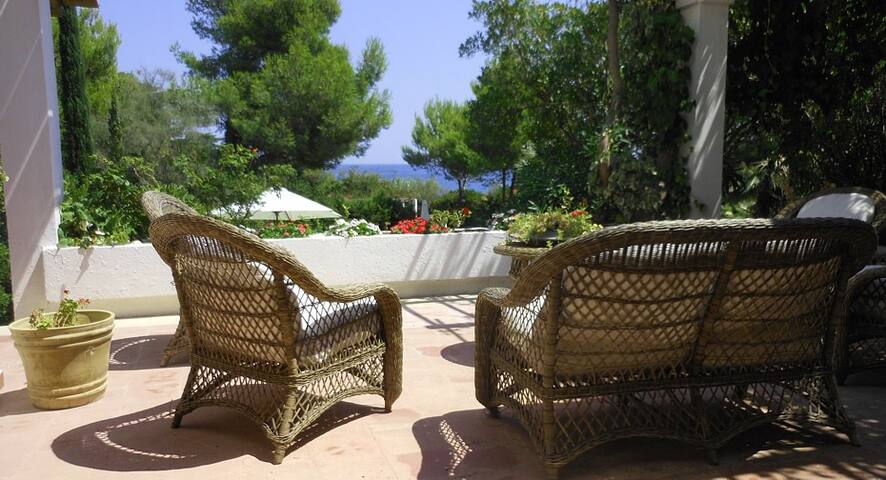 Otranto Villa sul mare stunning sea front Villa gallery image 4