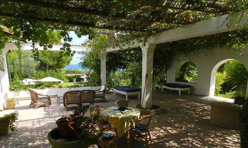 Otranto Villa sul mare stunning sea front Villa gallery image 3