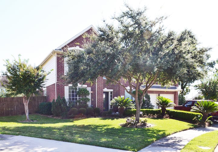 4 BR Large Home 15 min 4m Downtown Houses for Rent in Houston, Texas