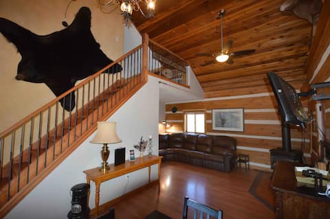 Crowsnest Riverside Cabin -42km to Castle Resort