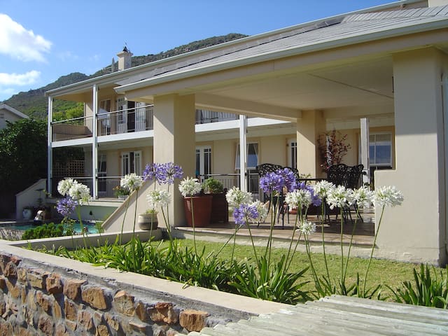 A2OceanView Self-Catering Guest House