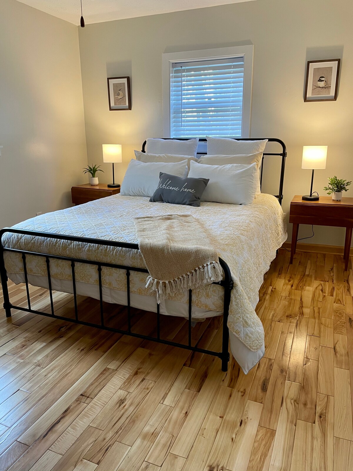 Брачен кревет (широк 180 - 200 см)