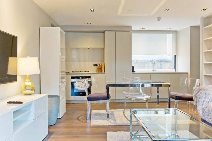 Two Bedroom and Bath on Old Street gallery image 3
