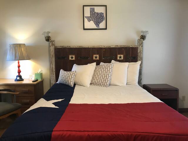 Lone Star Room - Hotel Kitsmiller