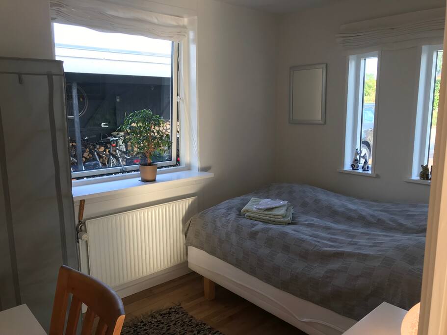 The bedroom seen from the living room