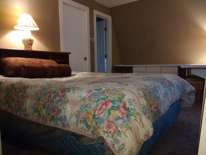 主楼层标准双人床卧室