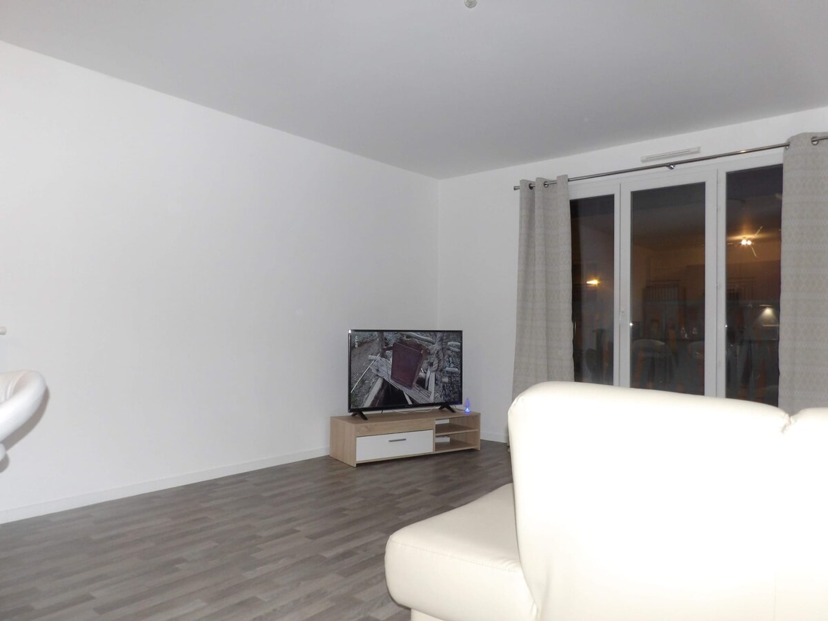 Top Airbnb: Comfortable apartment, 3 rooms - close to Paris en Sartrouville