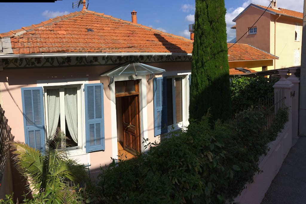 Façade Ouest et entrée.