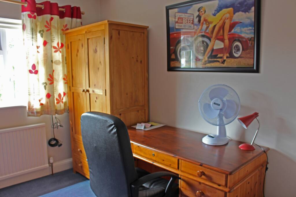 Desk & Wardrobe