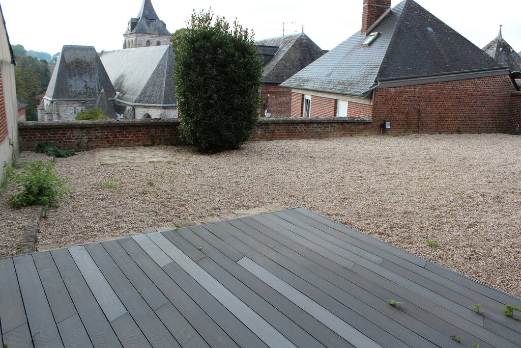 La terrasse avec superbe vue sur la vallée