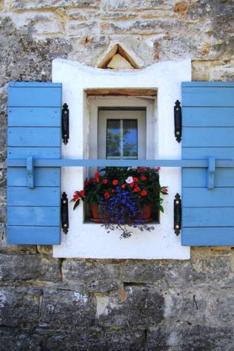 Villa Meschi Konoba window