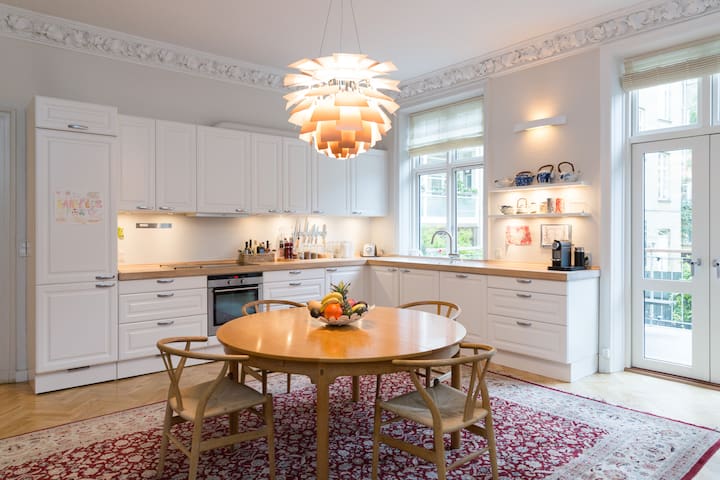 Large 4 bedrooms’ apartment with private garden