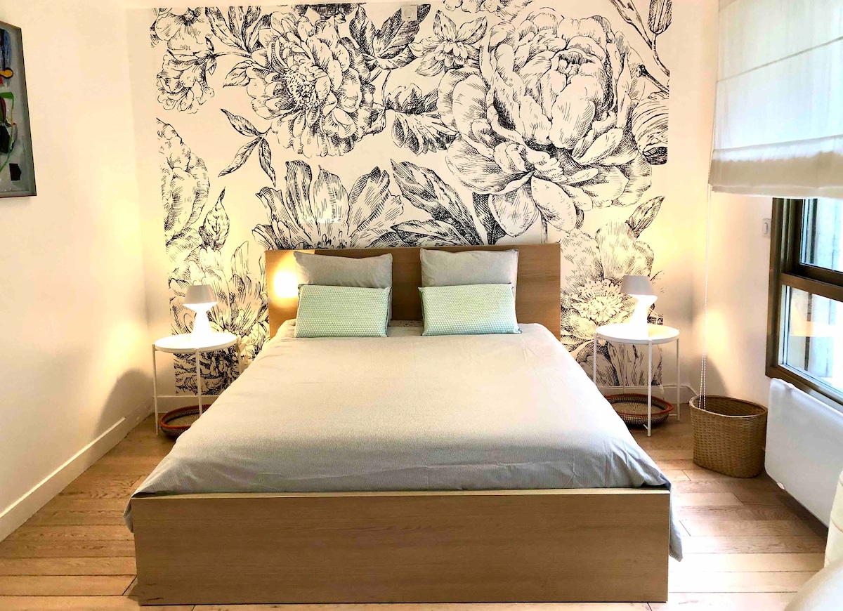 Nieuwe kamerinrichting! Bed 160 cm en doucheruimte en suite