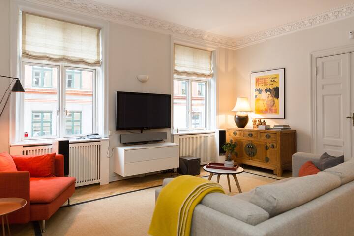 Large 4 bedrooms’ apartment with private garden gallery image 2