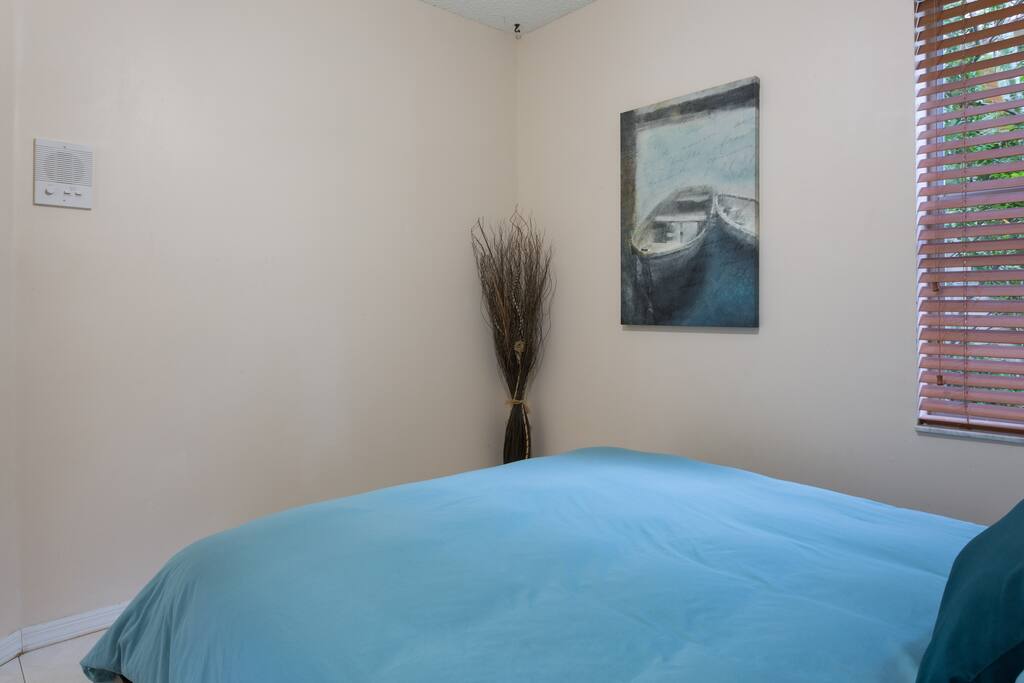 Bright room with ample space for your personal items