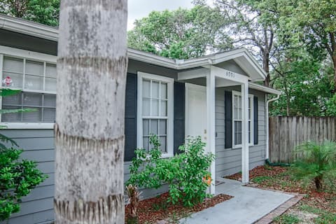 Intimate Home Near Universal and Downtown Orlando