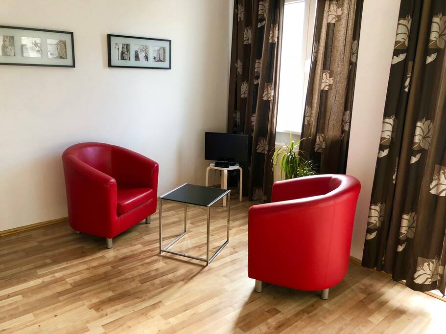 Wohn- und Schlafzimmer