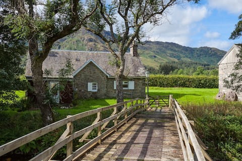 Dundurn Mill, cottage w/stunning views & river