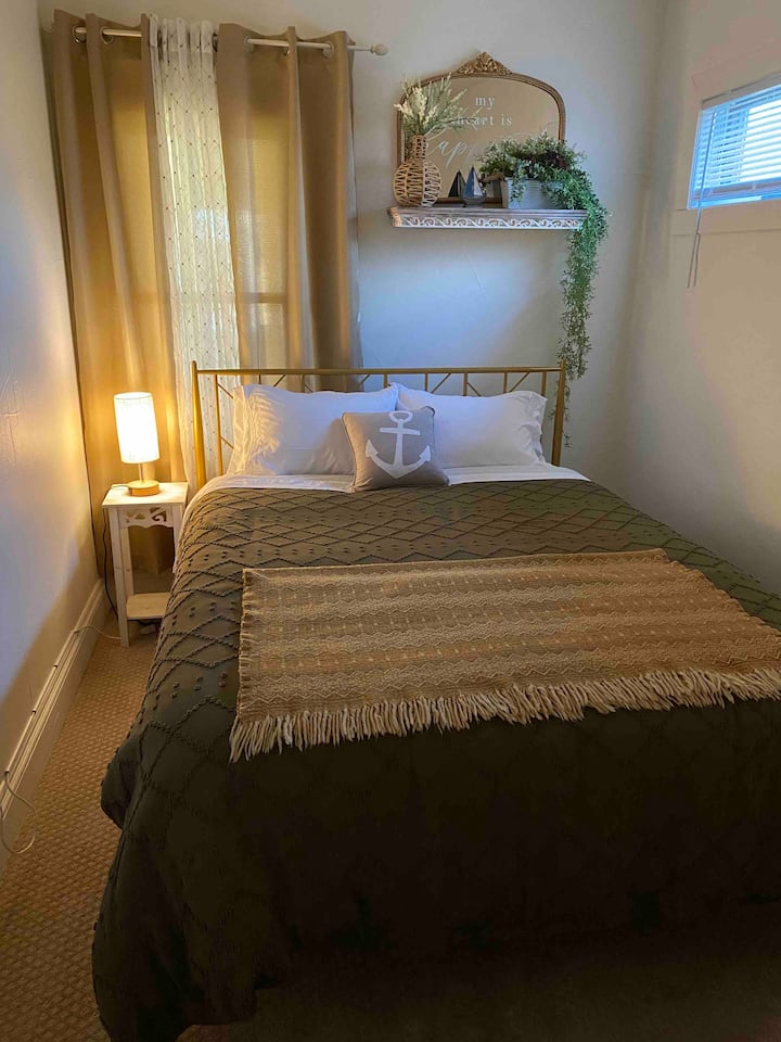 საძინებელი 1