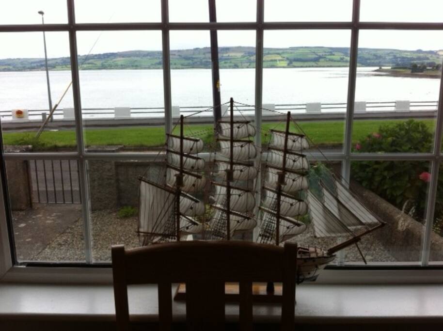 VUE FROM THE FRONT ROOM