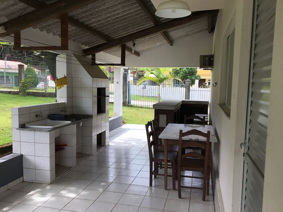 Varanda com churrasqueira - Casa nº2