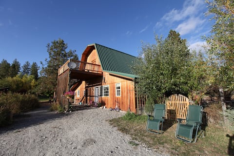 Okanogan Highland Rustic Cottage
