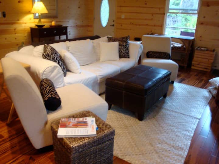 Stay Ohia Volcano Cottage 2 Mi/vnp
Ta-059394867201 - Volcano, HI