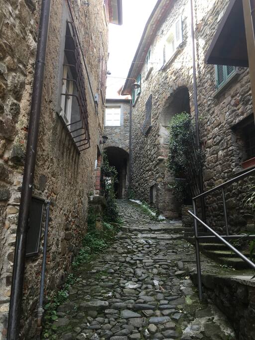 Via del borgo