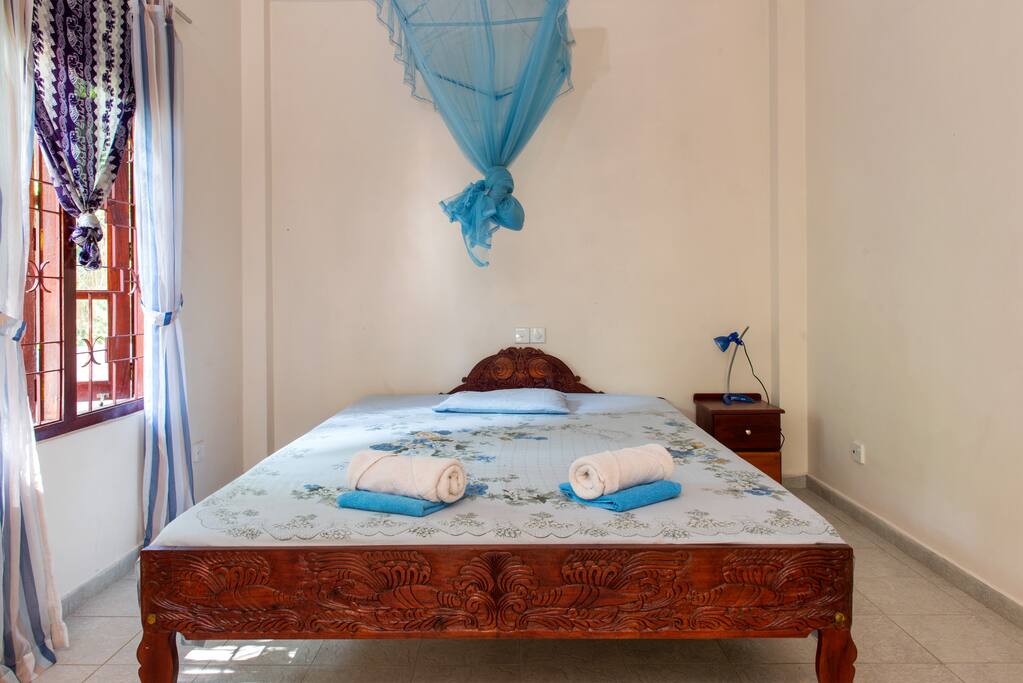 King Guest 1st Floor Bedroom