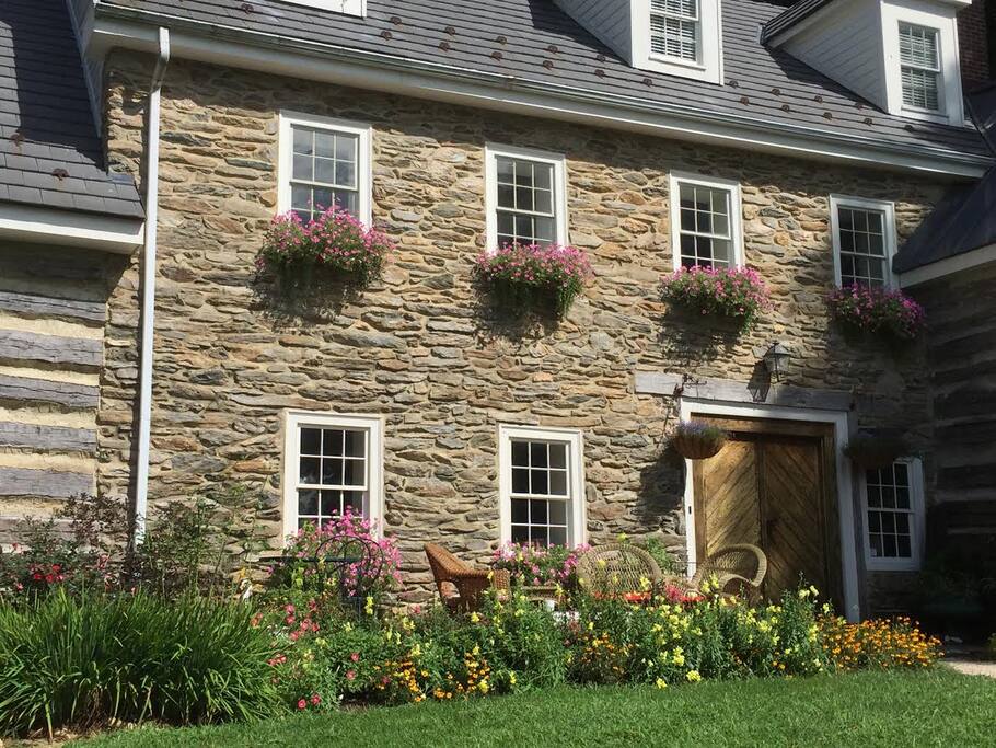 wimer s mill queen bed cupboard bed in historic woolen mill casas en alquiler en quarryville pensilvania wimer s mill queen bed cupboard bed in historic woolen mill casas en alquiler en quarryville pensilvania