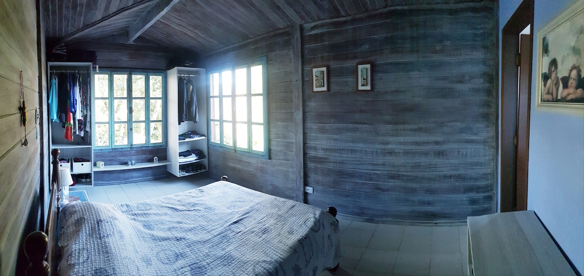 Suite 1 met een queensize bed