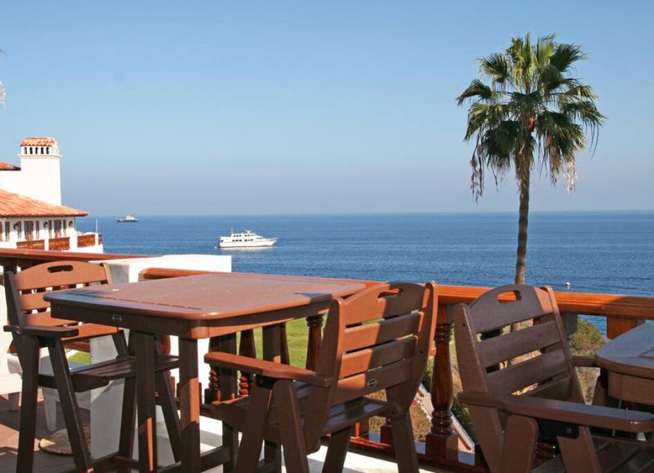 02-1409_Images_193_2-Hamilton Cove Villa 8-87_balcony_0026