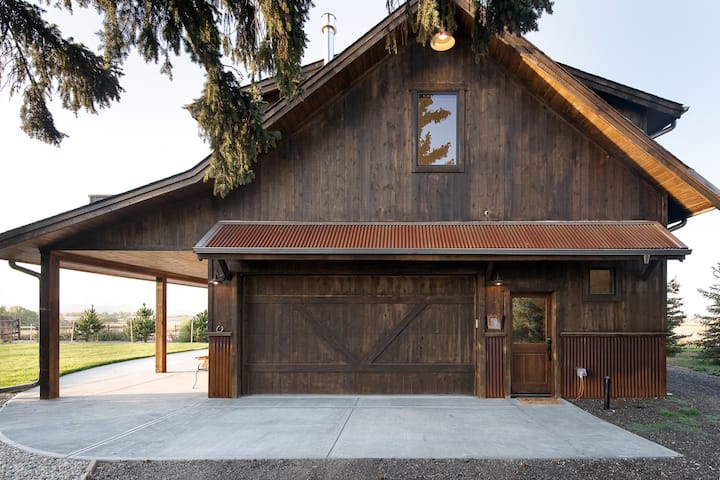 Peaceful Bunkhouse with Big Views at J Girl Ranch