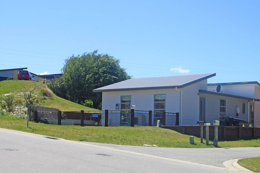 Section continues to the top of the hill