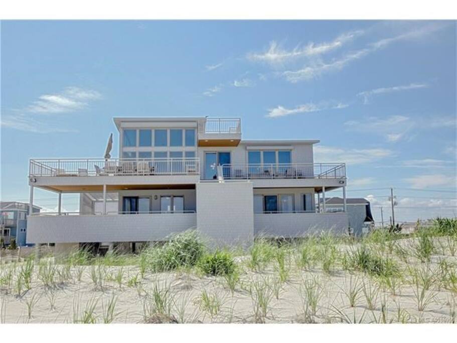 Only steps to fabulous beach