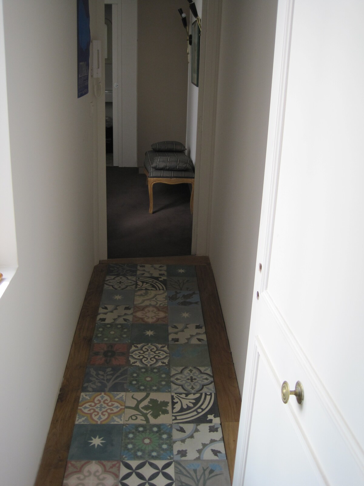 2号卧室（同一个小楼层公寓的独立入口） -走廊 