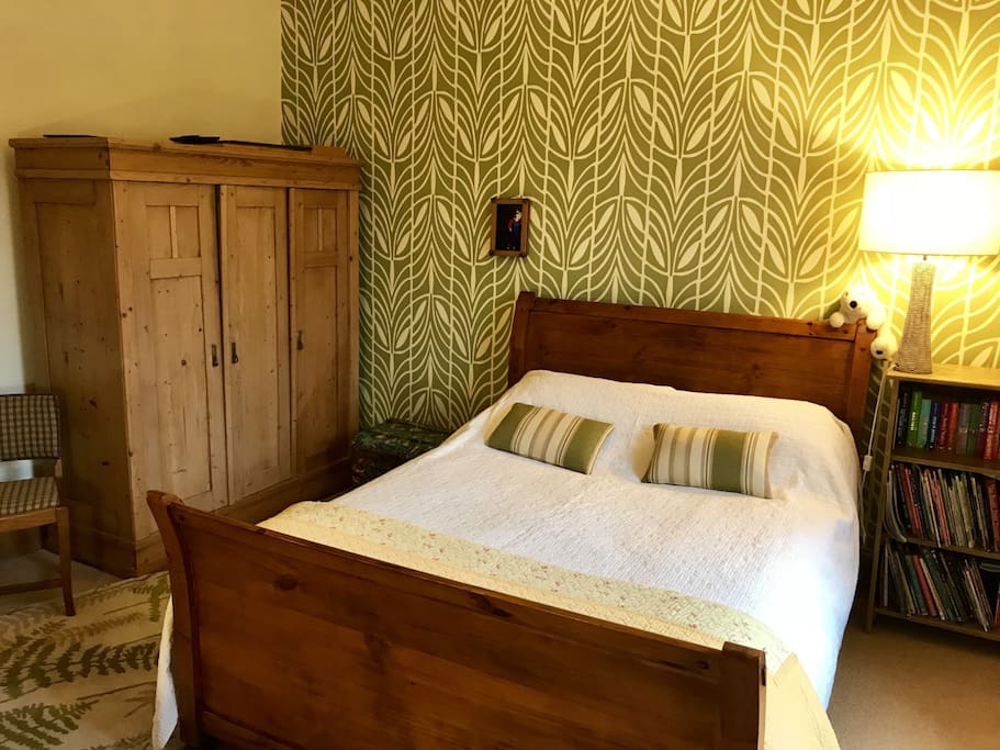 Bedroom with wardrobe space