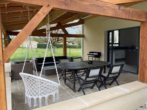 Beautiful house at the foot of the Dordogne