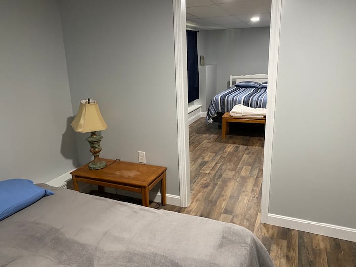 Საძინებელი 4 დამატებითი ერთადგილიანი საწოლით