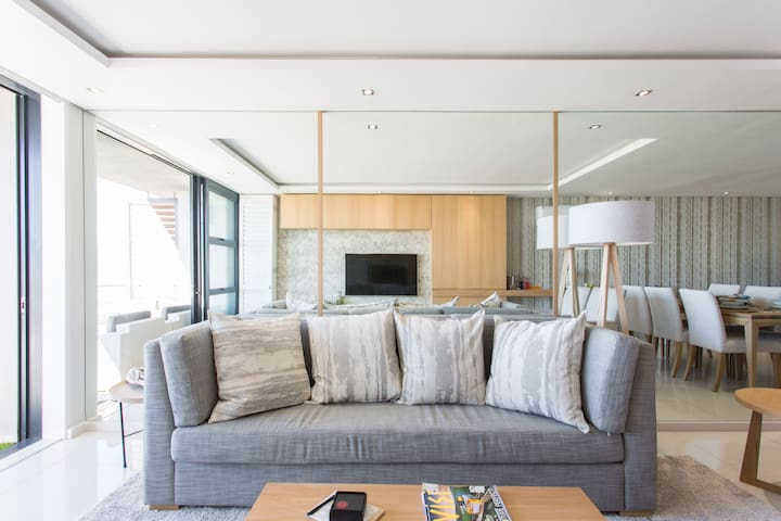 Blouberg Luxury Beachfront Apartment