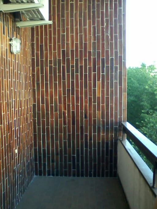 terrazzo privato sulla via Melzo